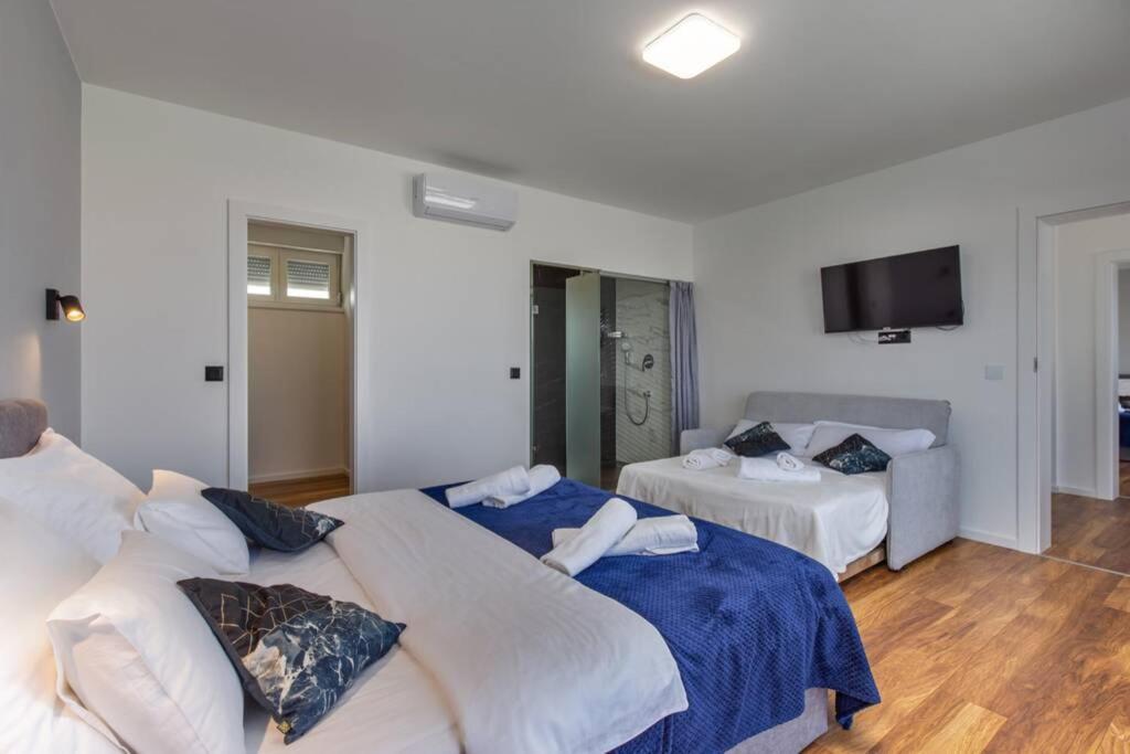Villa Aurus - Luxury 5 Bedroom Vir Dış mekan fotoğraf