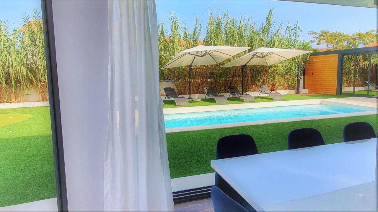 Villa Aurus - Luxury 5 Bedroom Vir Dış mekan fotoğraf